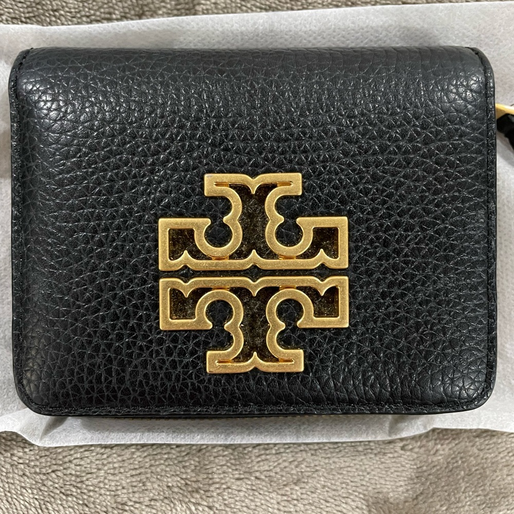 Black with Gold Tory Burch zippy wallet